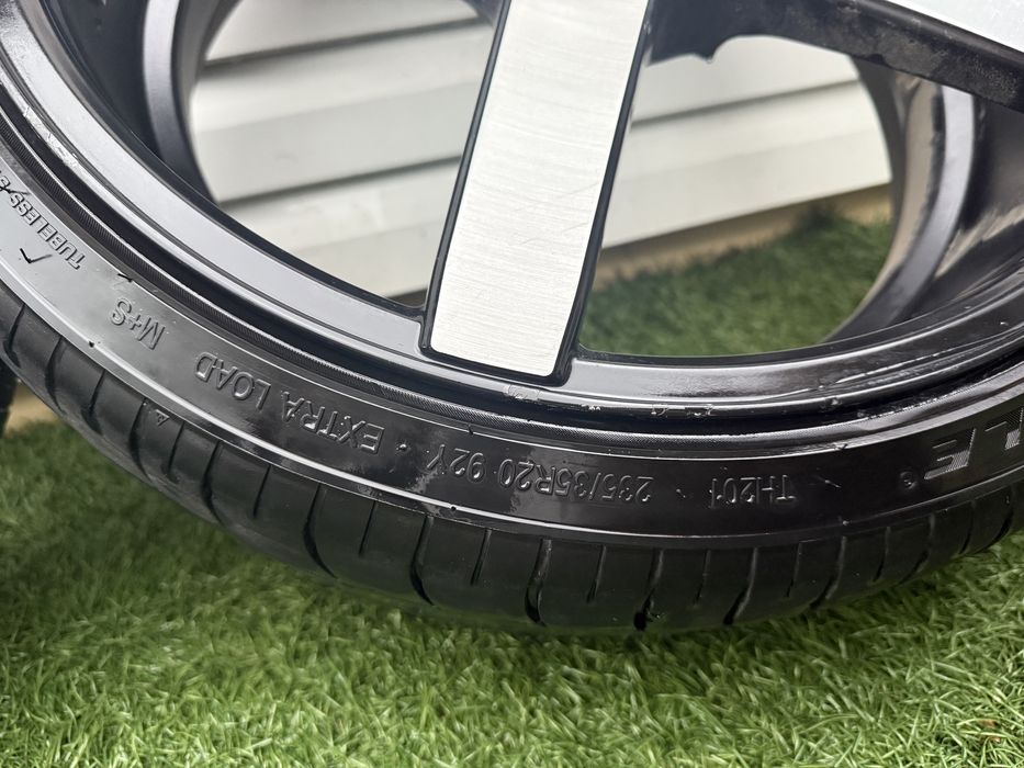 Резина летняя 235/35 R20  92y