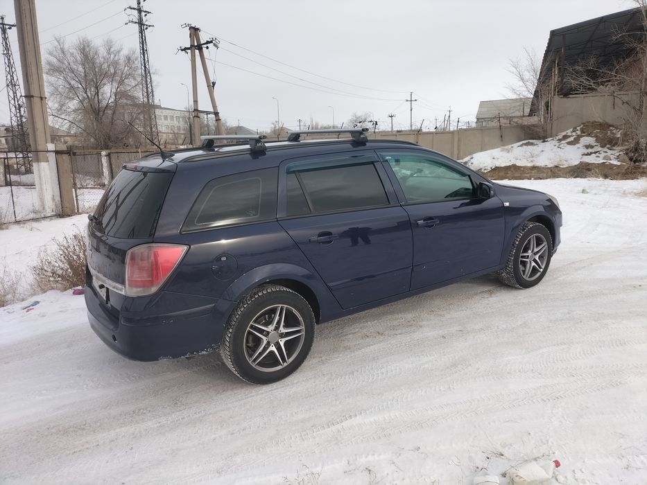 Опель астра Н 2008 год