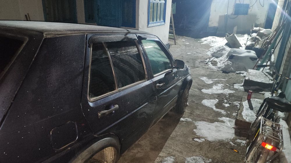 Автомобиль гольф 2