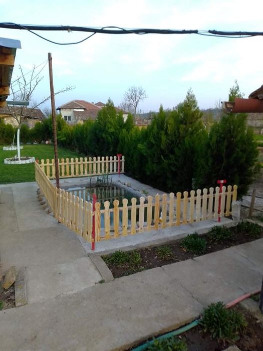 Дървени градински огради