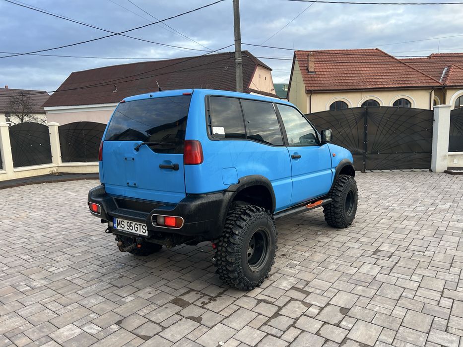 Nissan Terrano 2.7 AUTOUTILITARĂ