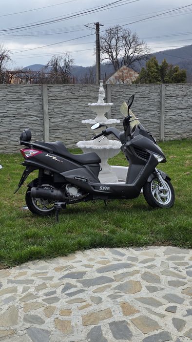 Vând maxi-scuter Sym 2013 EVO 125CC