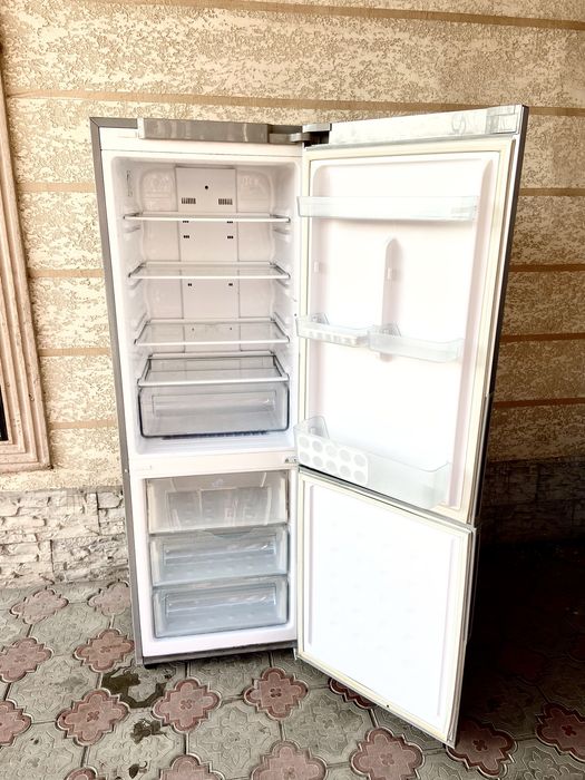 Продам холодильник Самсунг рабочая 100%