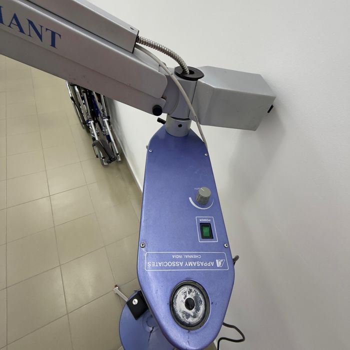 Операционный микроскоп