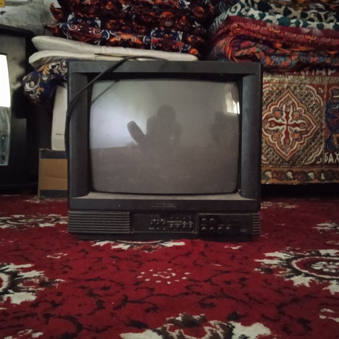 Samsung televizor ishliydi zapchastga + Supra  televizor qoshib berila