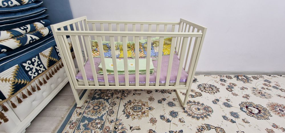 Продам детскую кроватку