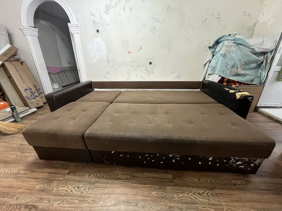 Диван для спальни