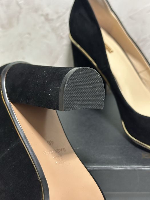 Замшевые  туфли.