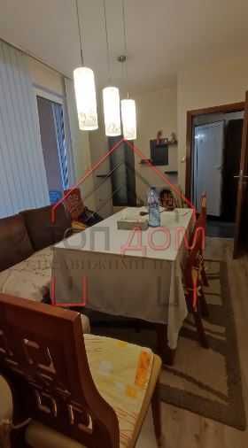 Дава се под наем Двустаен апартамент в Варна, Погреби - 50 кв.м за 469.2 € - Снимка #2