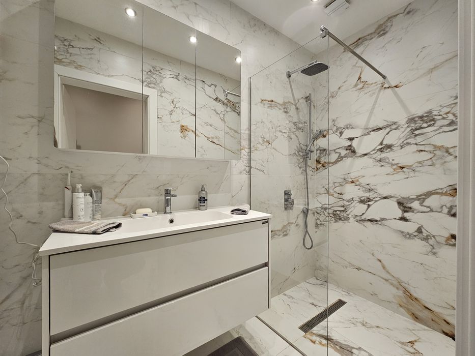 Продава се Тристаен апартамент в София, Център - 115 кв.м за 5027 €/кв.м - Снимка #5