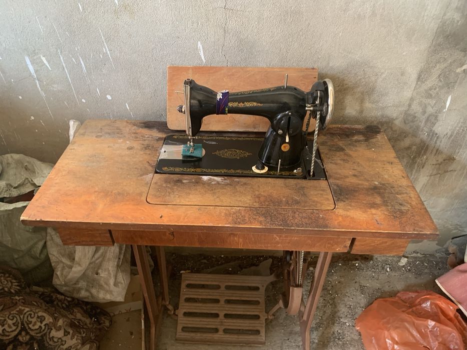 Швейная машинка Зингер