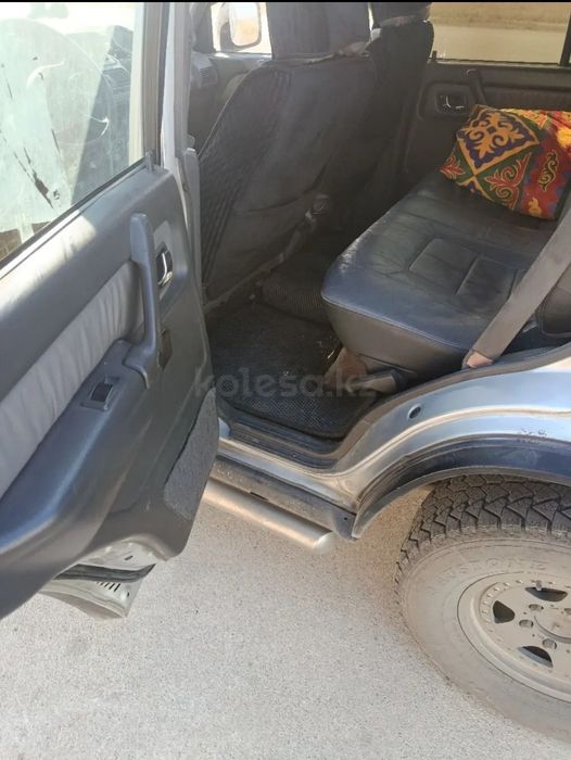 Продам бензиновый Паджеро 2