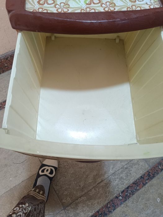 Пласмасовый комод