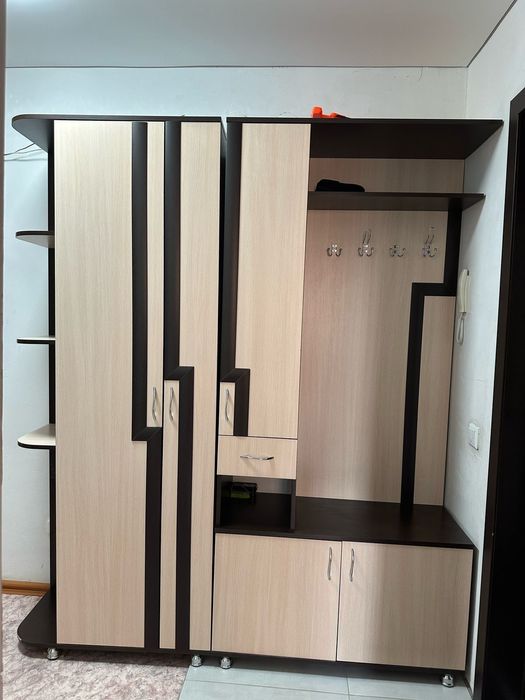 Продам прихожую.