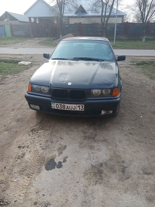 BMW Тройка Е36 объём 1.8