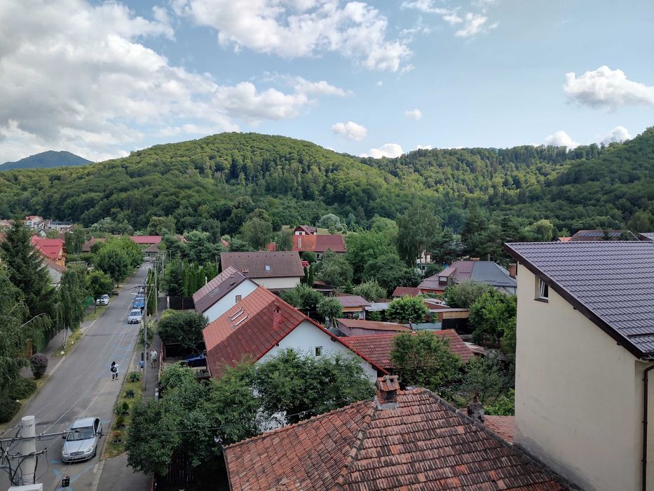Închiriez apartament cu 2 camere – Zona Noua, vedere la lac