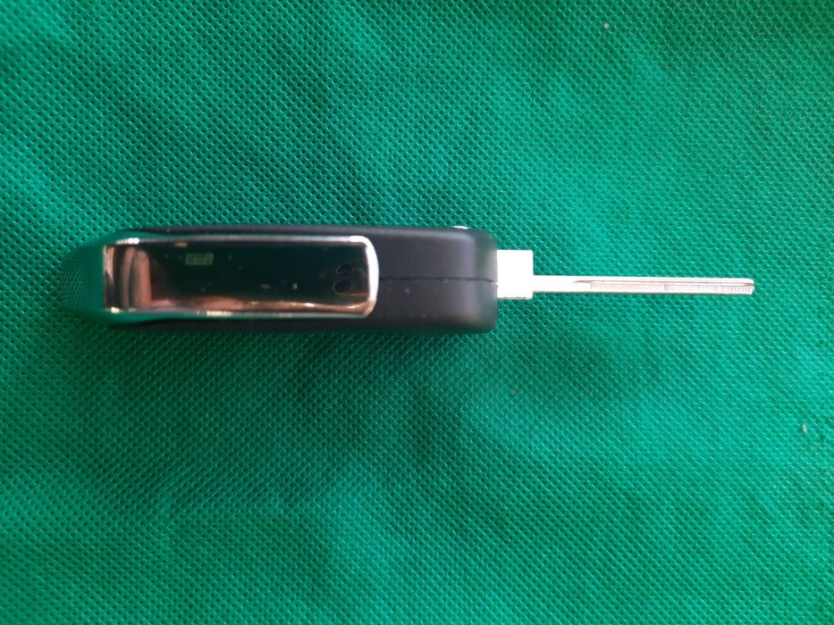 9.99€ нова Кутийка ключ за Peugeot