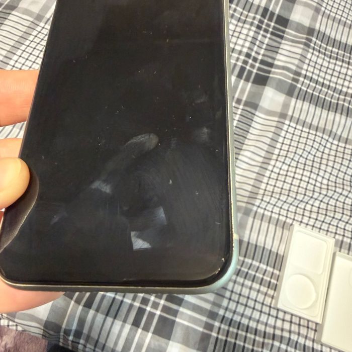 iPhone 11 в отлично състояние