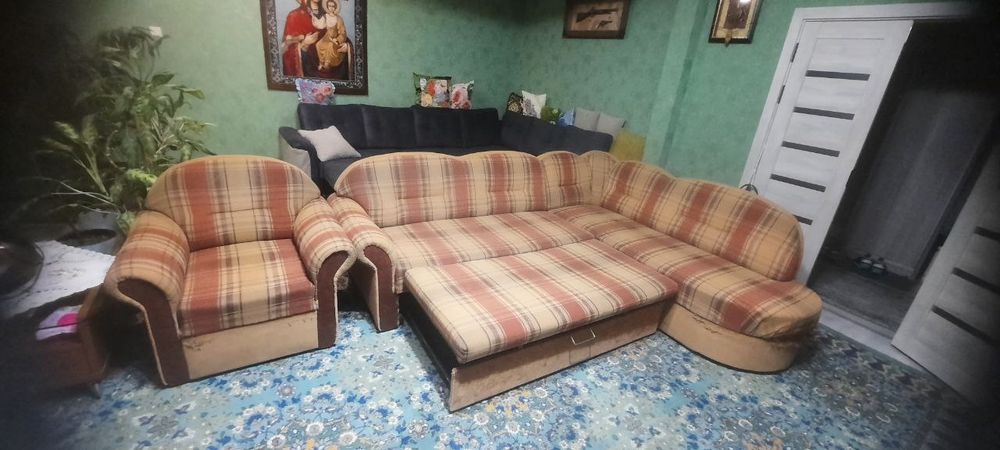 Продам мягкий диван-уголок с креслом пр-во Турция. Недорого, жду предл