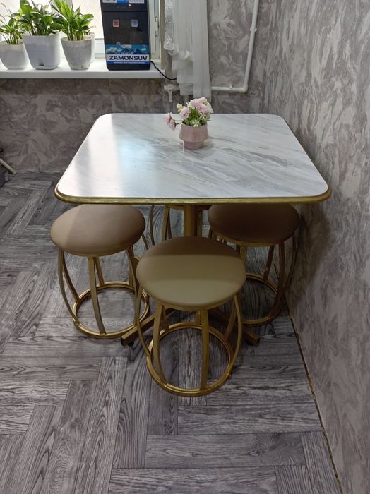 Stol stul sotiladi yaxshi xolatda narxi 900 ming