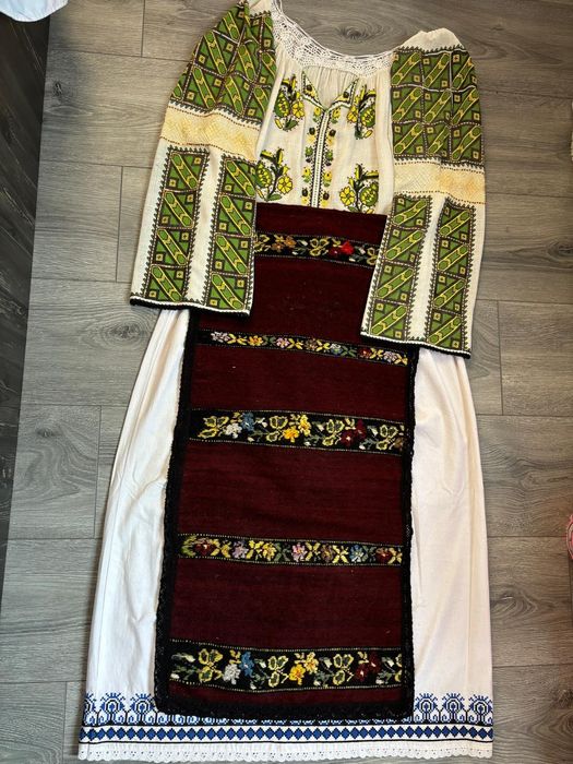 Vand costum popular autentic