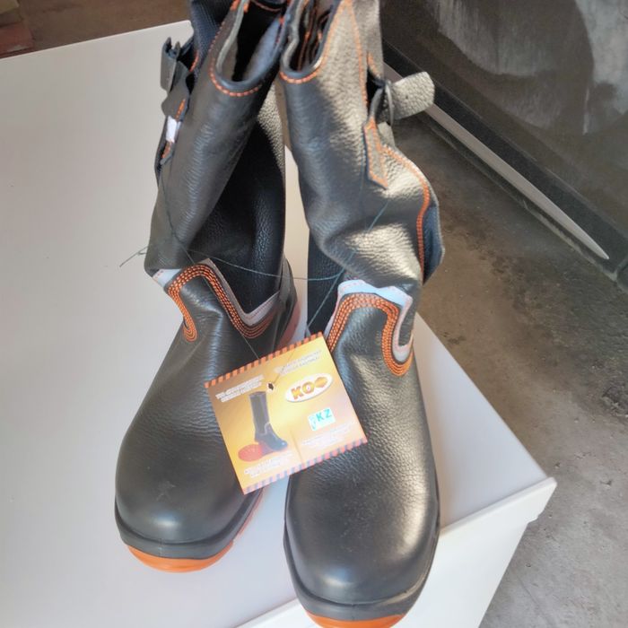 Жумыска қысқы етік сатылады