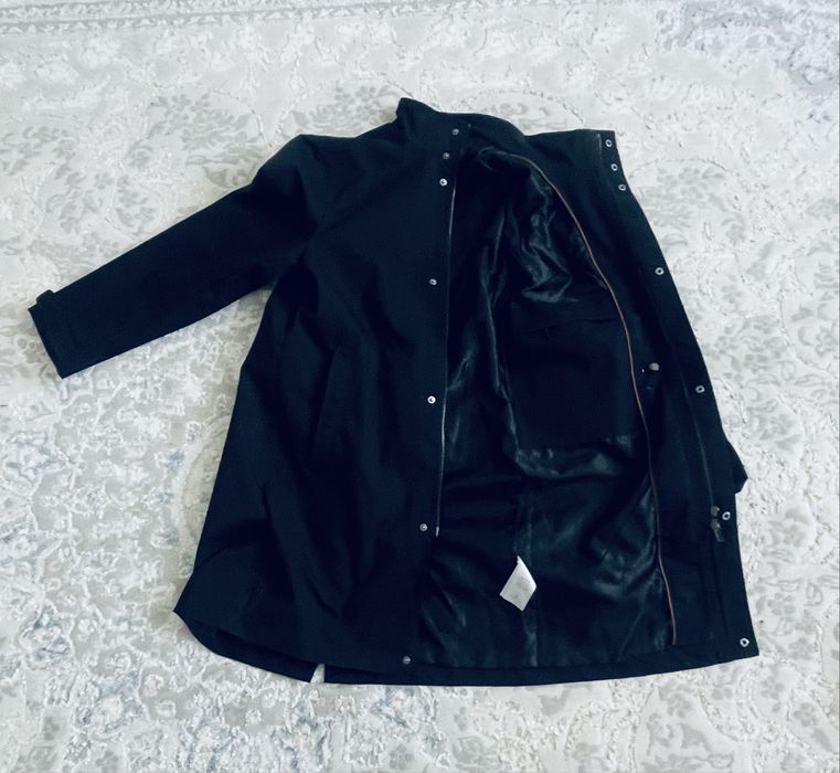 Продаю плащ………..