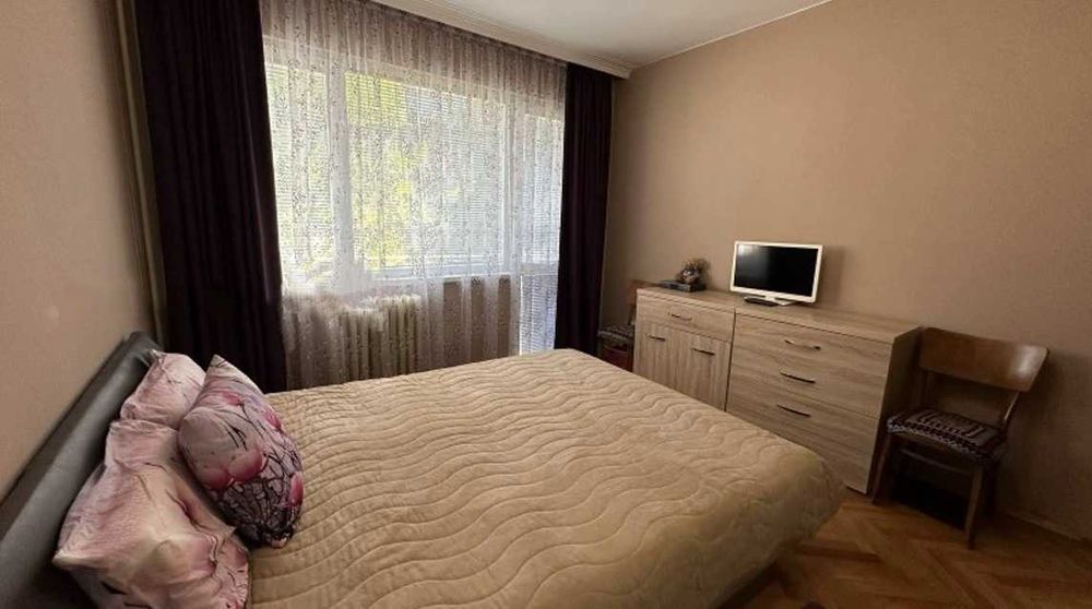 Дава се под наем Двустаен апартамент в София, Обеля 2 - 55 кв.м за 350 € - Снимка #1