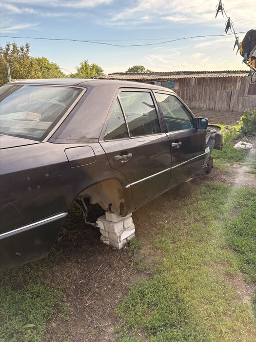 Мерседес 124 по запчастям