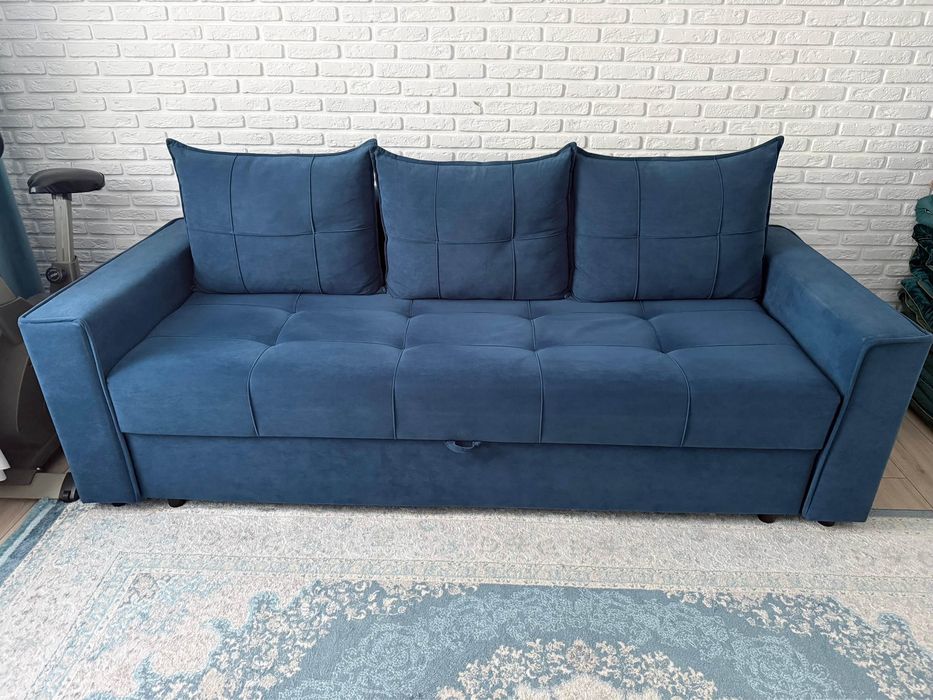 Диван новый продам срочно