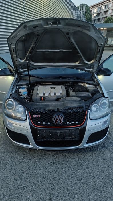 Продавам ВСЯКАКВИ Голф 5ци на части (1.6/1.9 и 2.0) и други коли