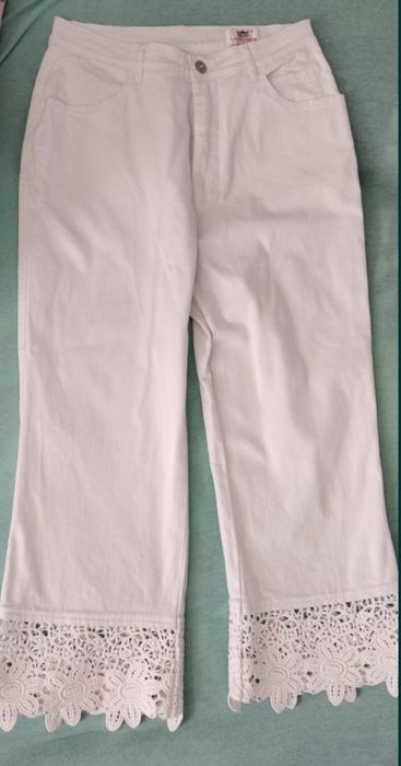 Продам белый костюм