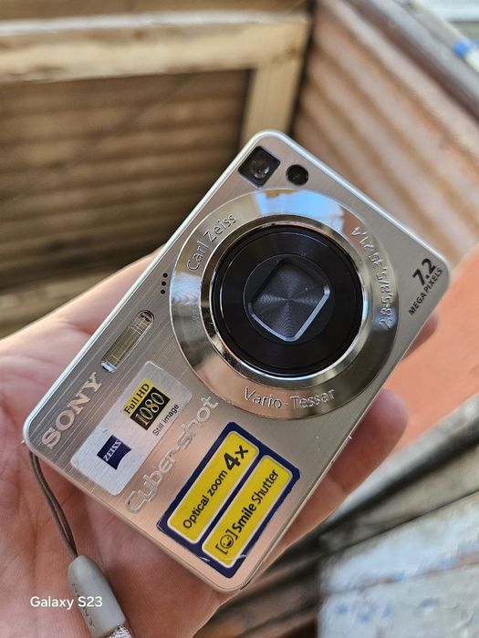Цифровой фотоаппара Sony Cyber-Shot