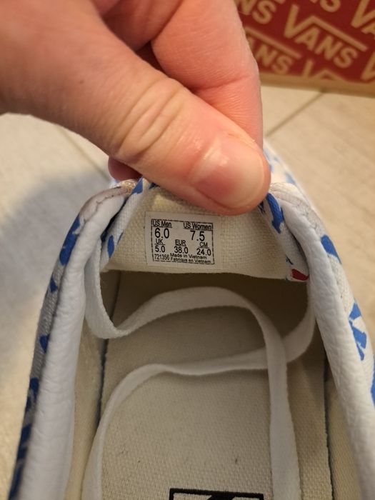 Teniși Vans mar.38 în stare foarte buna
