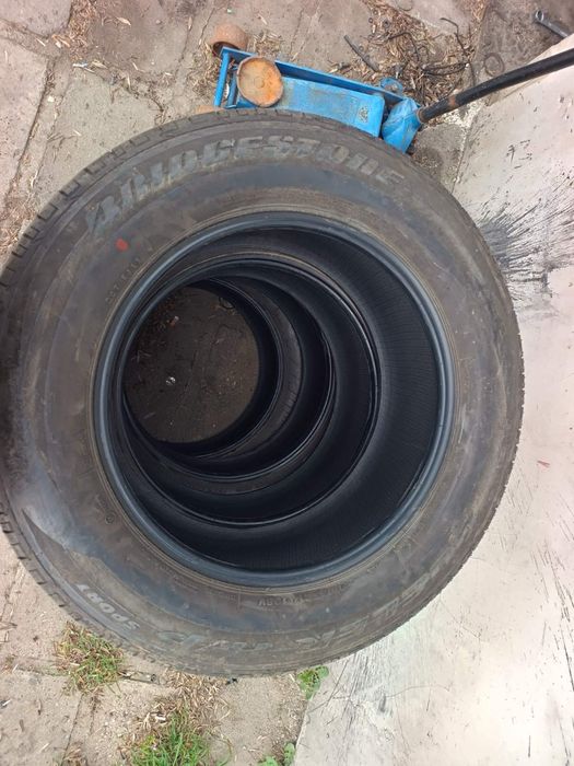 Гуми Bridgestone 235 65 17 стар дот