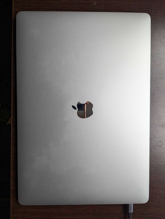 Apple MacBook Pro 15" 2018 (A1990), Intel Core i9, 32GB RAM, 256GB SSD