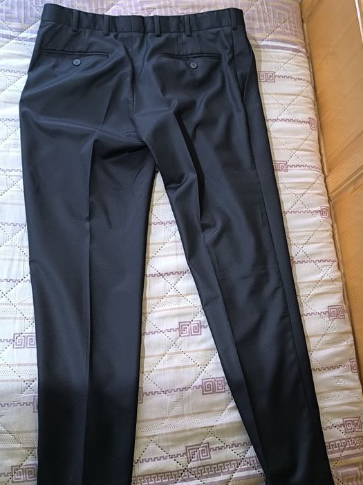 Официален костюм