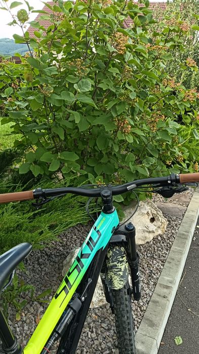 Bicicleta full suspension