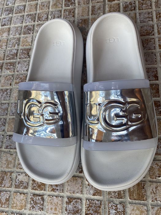 2 чифта UGG слайдери