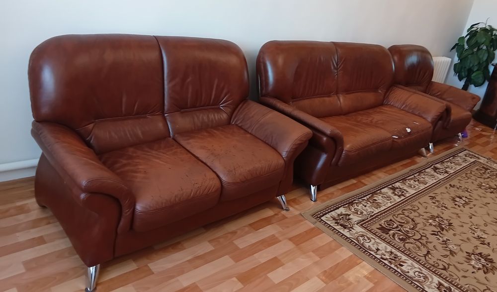 Продается комплек диваны кожанный