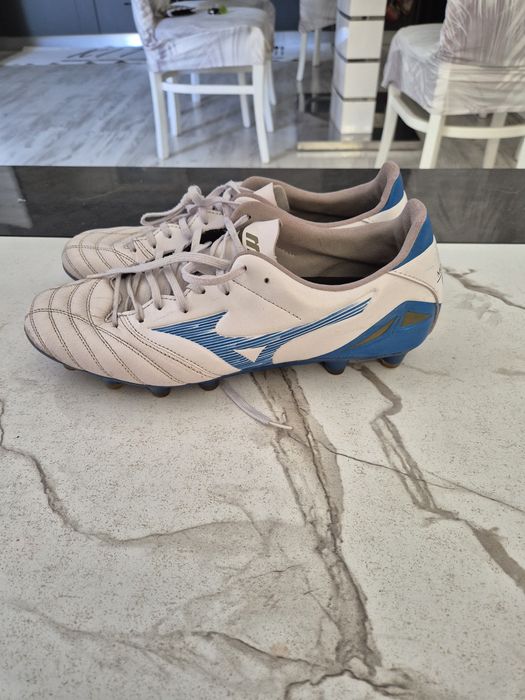 Футболни обувки калеври