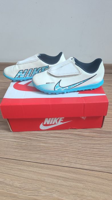 Ghete de fotbal copii Nike