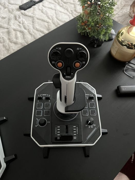Thrustmaster SOL R1 Hosas