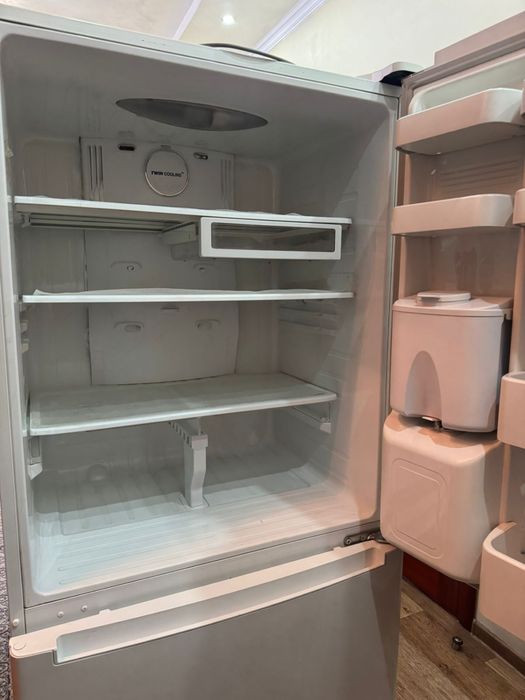 Холодильник Samsung