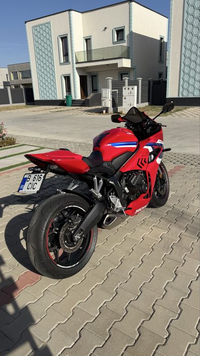 Honda CBR650R E-Clutch 2026, 3.000 km, stare de nou
