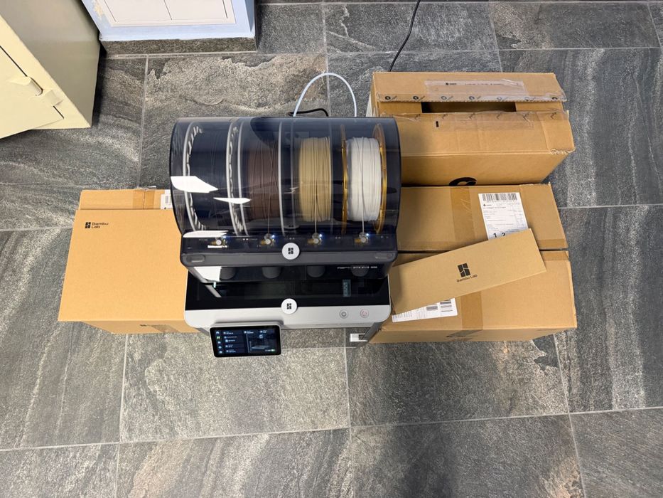 3D Принтер “Bambu Lab X1 Carbon” + AMS + филаменти + допълнителни части