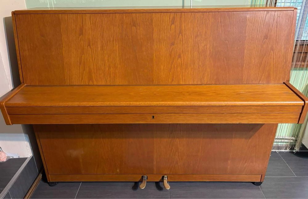 Продавам пиано Rönisch