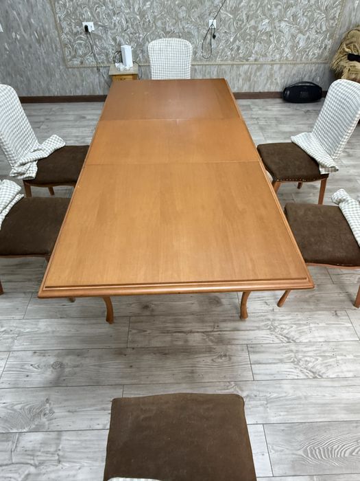 Продам стол с 6 стульями