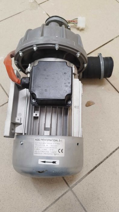 Трифазна водна помпа