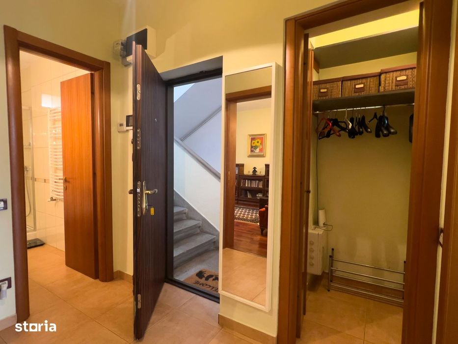 Apartament in vila cu curte la 50 metri de parc.